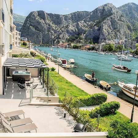 Luxury Apartment With Hot Tub Omiš Eksteriør billede