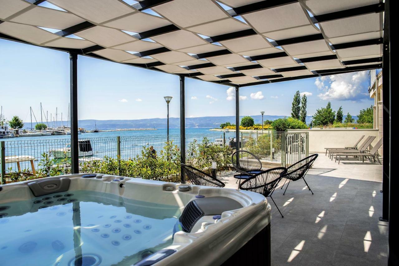 Luxury Apartment With Hot Tub Omiš Eksteriør billede