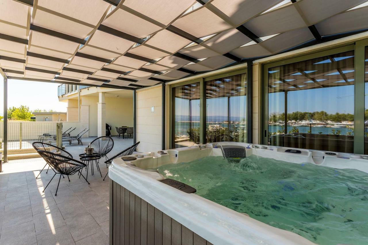 Luxury Apartment With Hot Tub Omiš Eksteriør billede