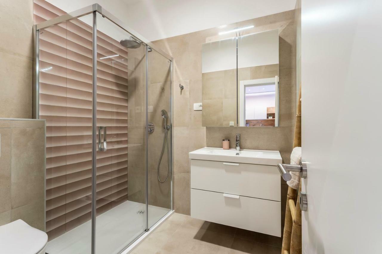 Luxury Apartment With Hot Tub Omiš Eksteriør billede