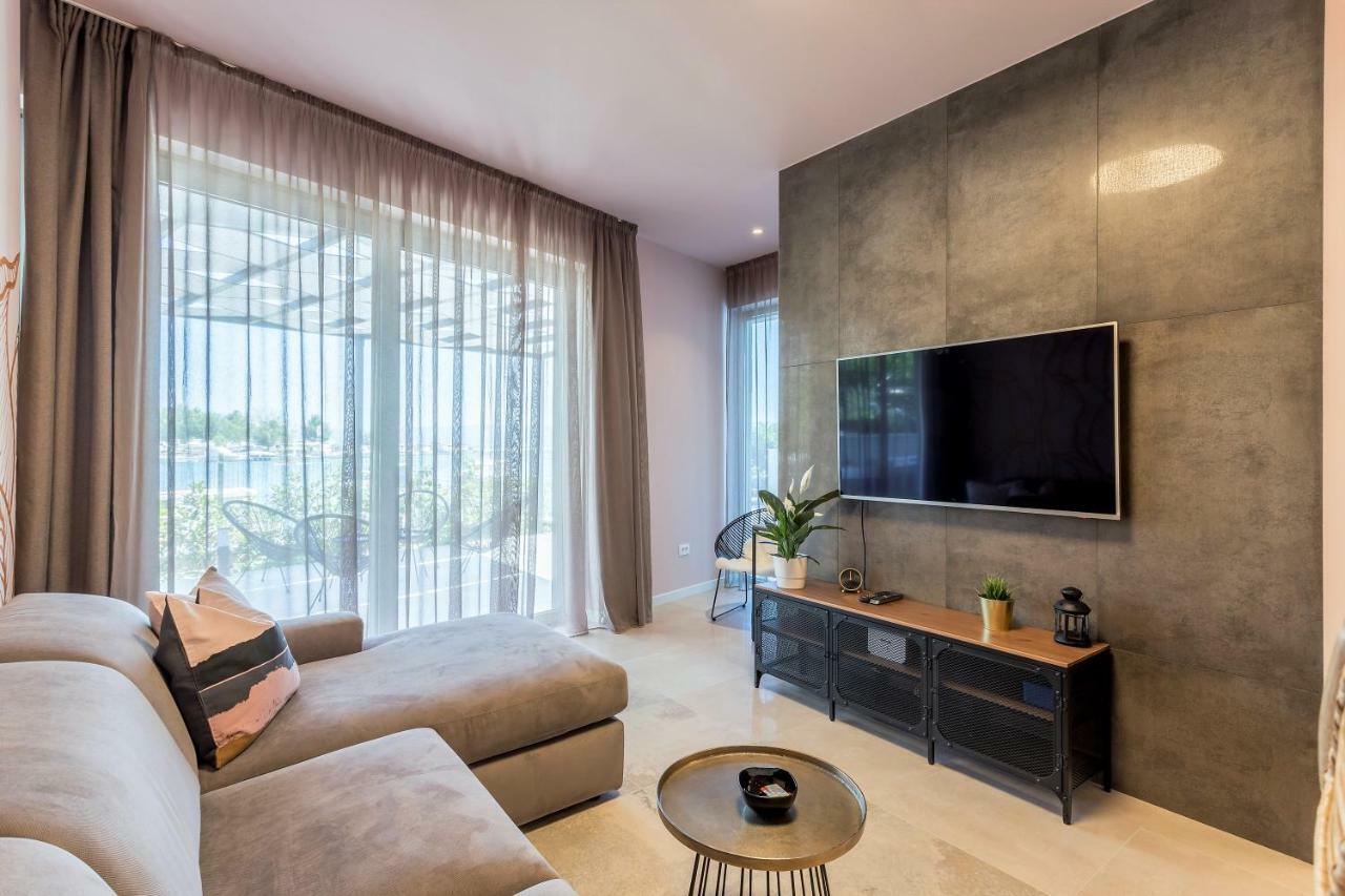 Luxury Apartment With Hot Tub Omiš Eksteriør billede