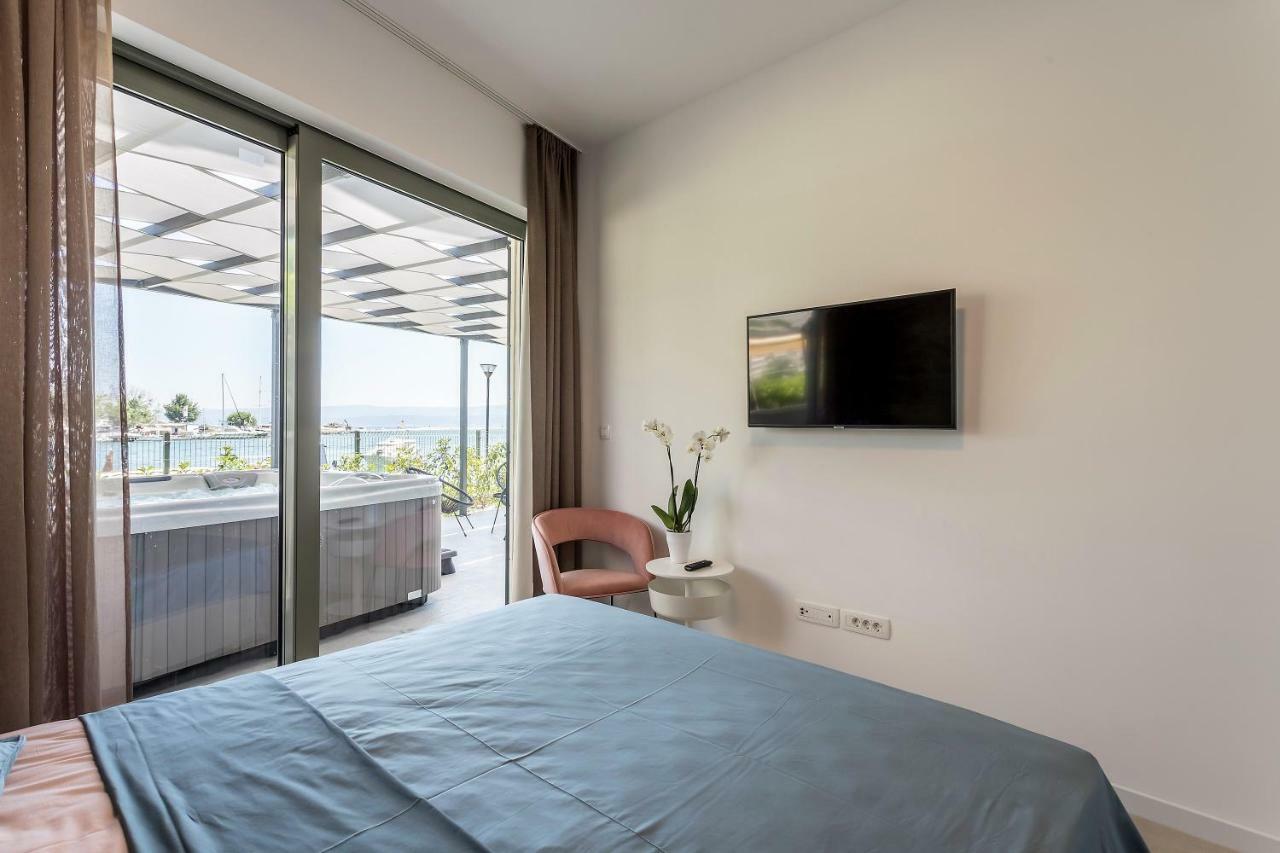 Luxury Apartment With Hot Tub Omiš Eksteriør billede